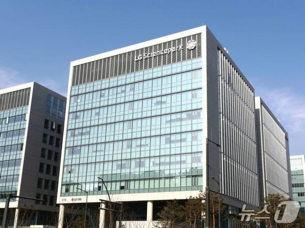 LG CNS Emerges as Top Pick in IT Services Sector, Driven by AI and ...